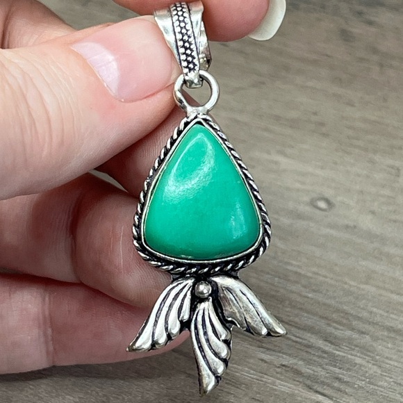 Gorgeous Chrysocolla Gemstone and 925 Sterling Silver 2" Drop Pendant Necklace - Picture 4 of 6